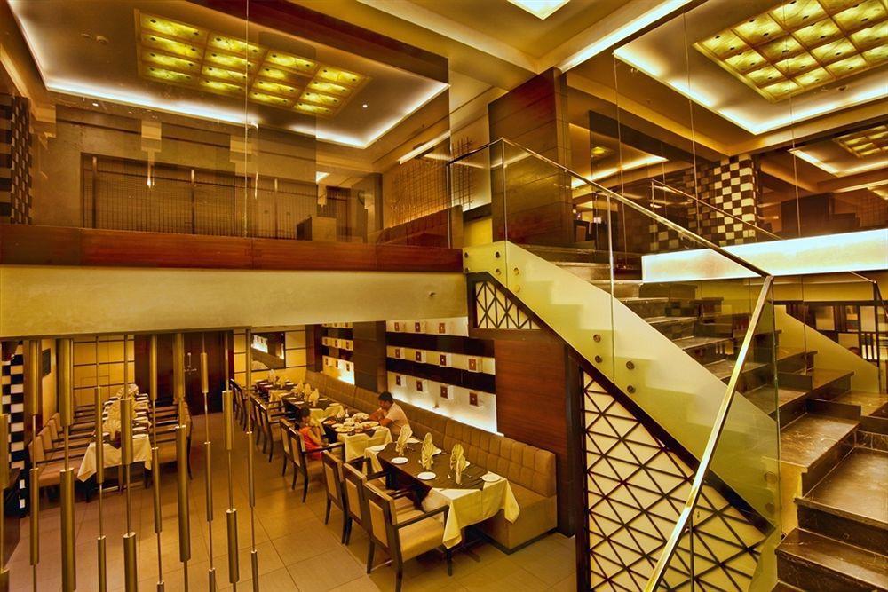 Hotel Caspia Pro Велика Нойда Екстер'єр фото