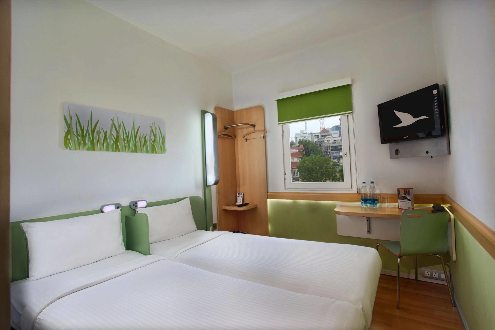 Hotel Caspia Pro Велика Нойда Екстер'єр фото
